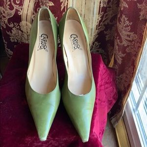 Carlos Santana Avocado Green pumps